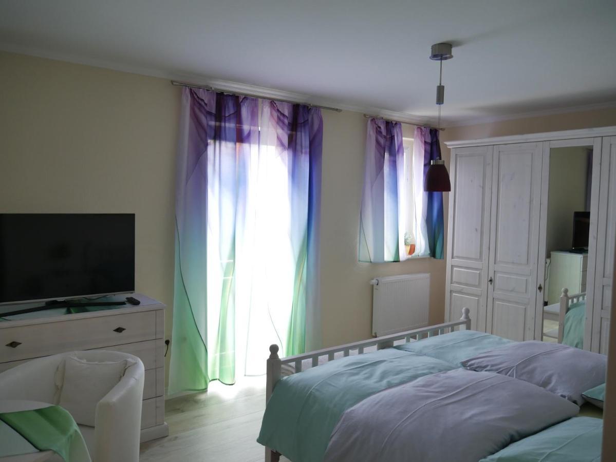 Ferienzimmer Weltenbummler,ラインスベルク エクステリア 写真