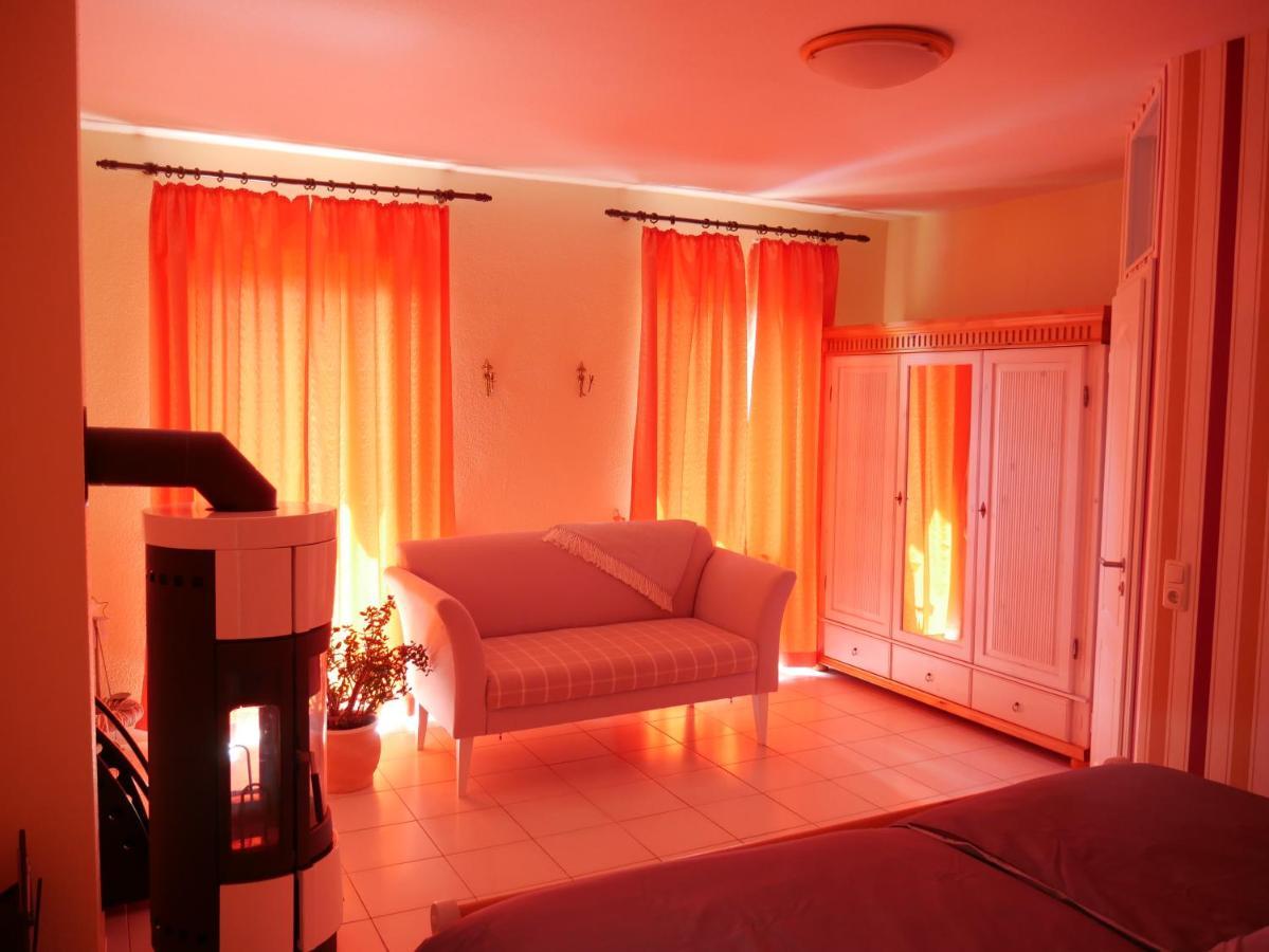 Ferienzimmer Weltenbummler,ラインスベルク エクステリア 写真