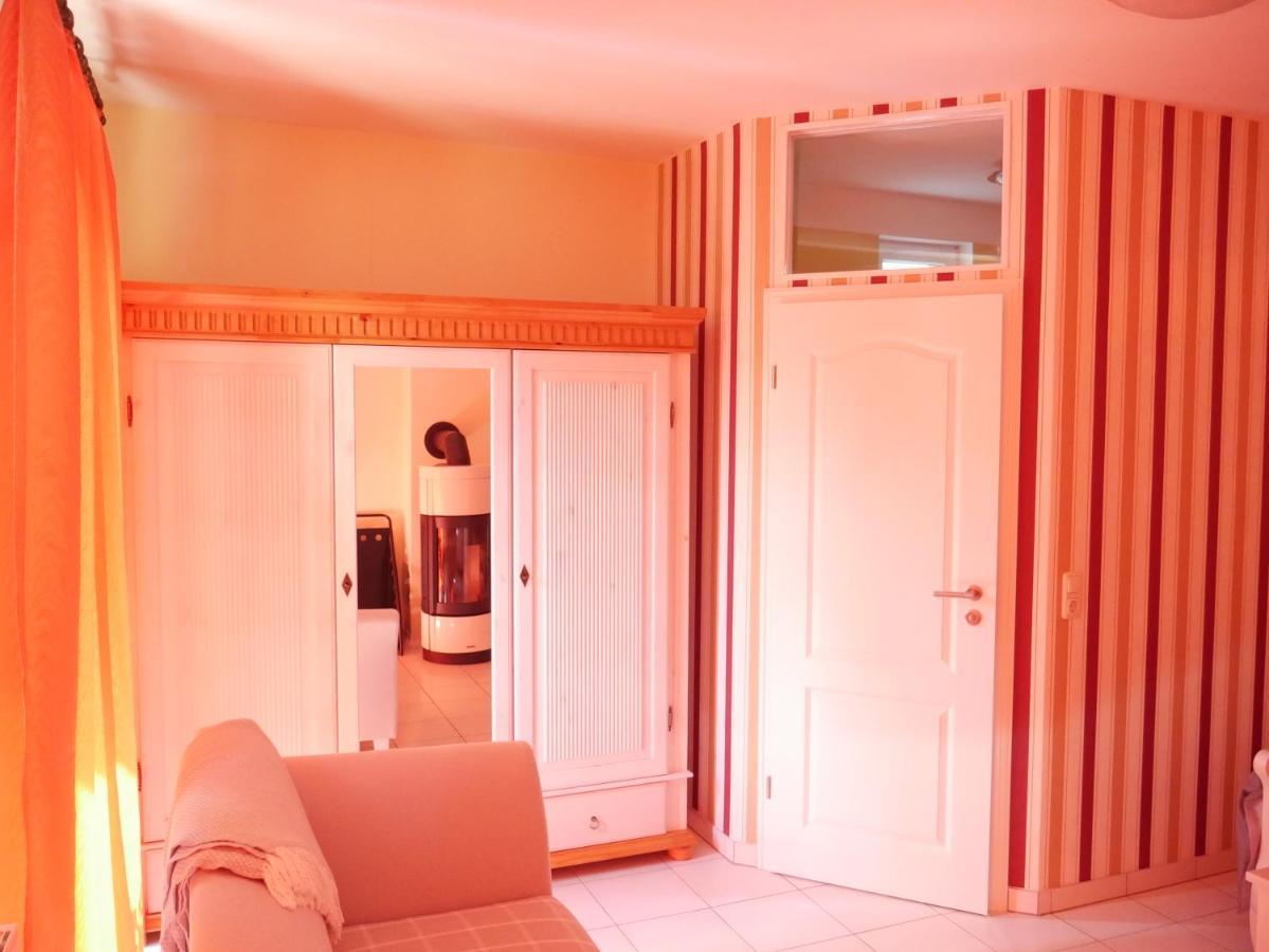 Ferienzimmer Weltenbummler,ラインスベルク エクステリア 写真